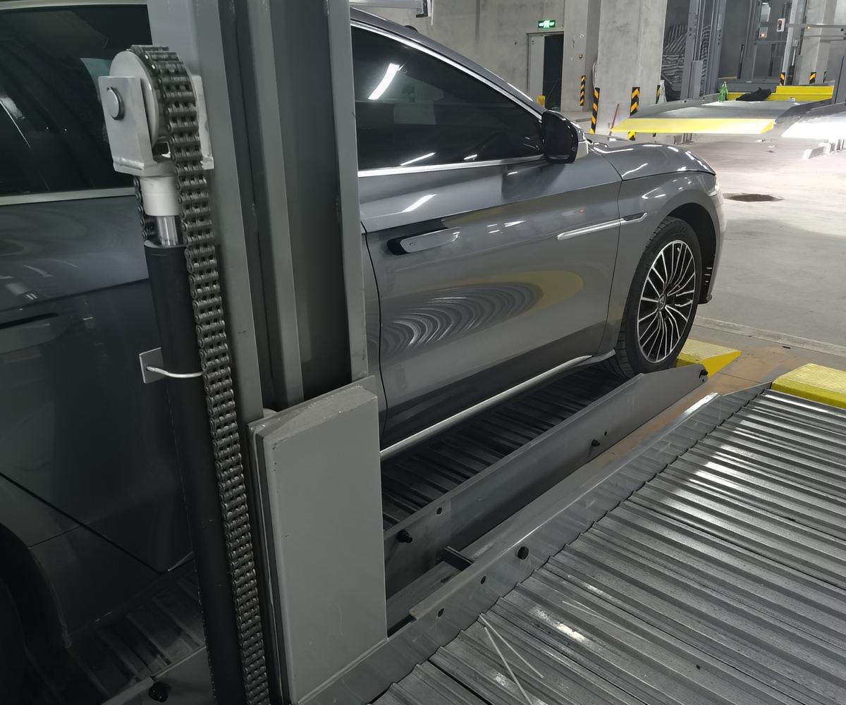 剑阁二手立体停车位的注意警示标识