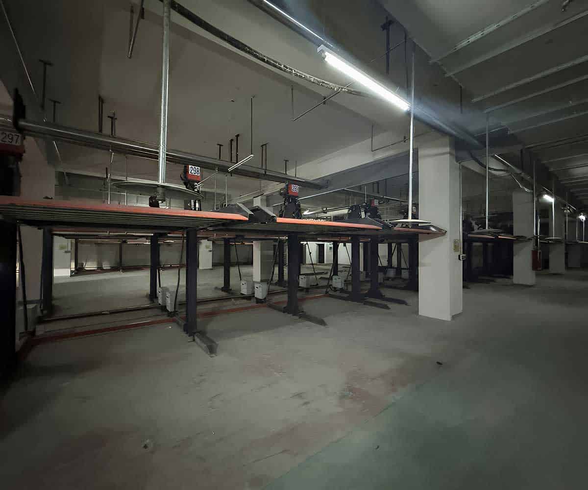 上下两层停车设备的安全措施